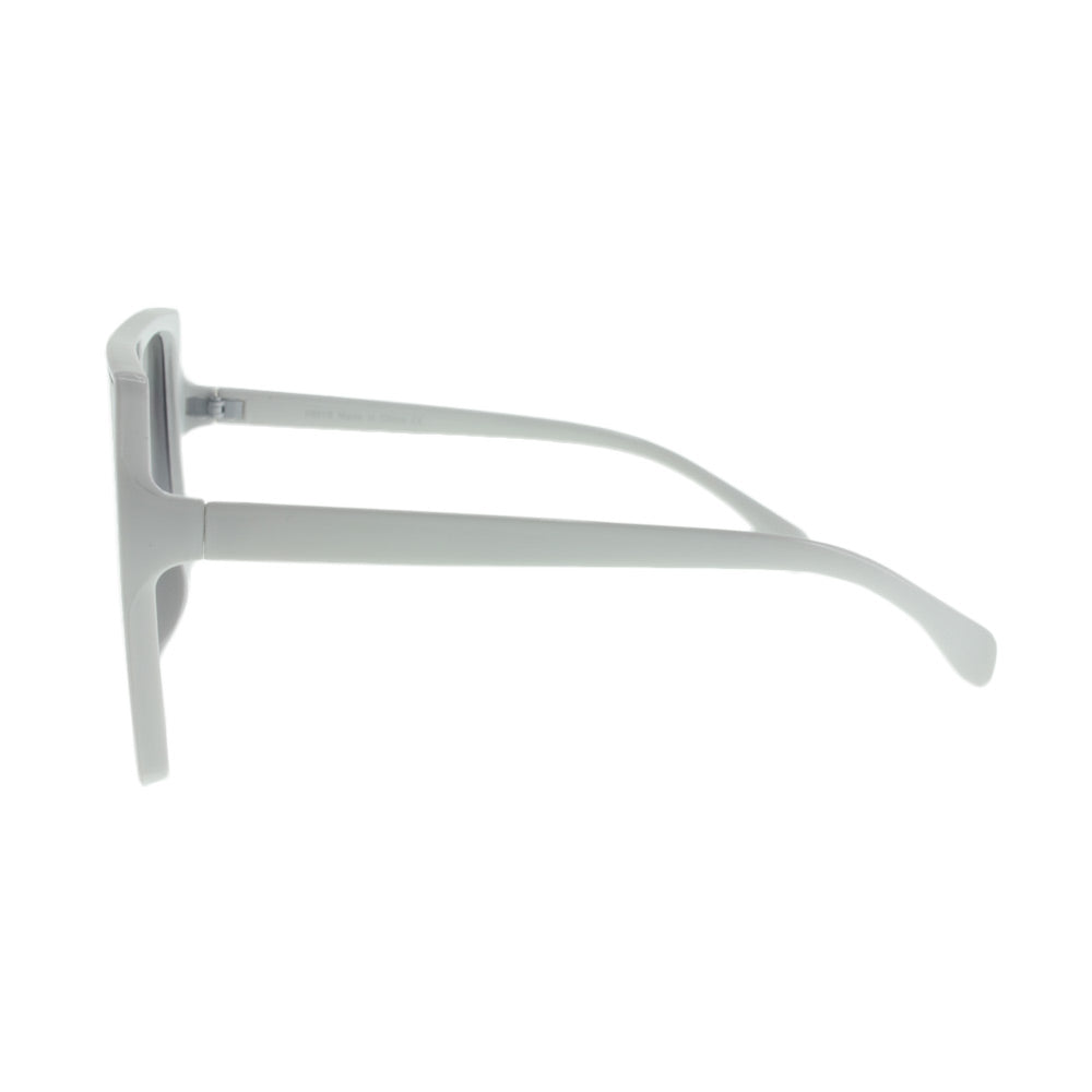 MQ Alva Sunglasses in White / Smoke